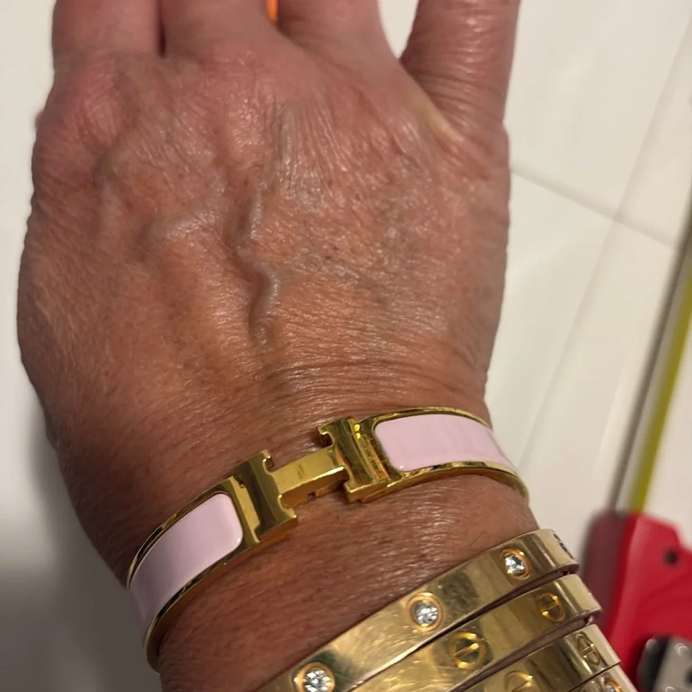 Hermes Gold and Pink Enamel Clic H Beacelet - Picture 9 of 9
